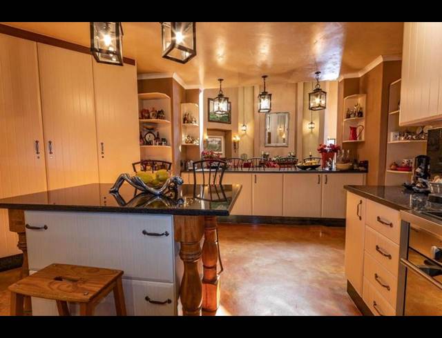 10 BEDROOM HOUSE FOR SALE IN FERNDALE